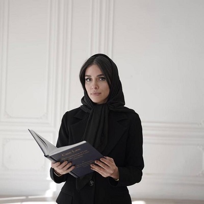 عاطفه کاویانی فر-گروه حقوقی رشنو